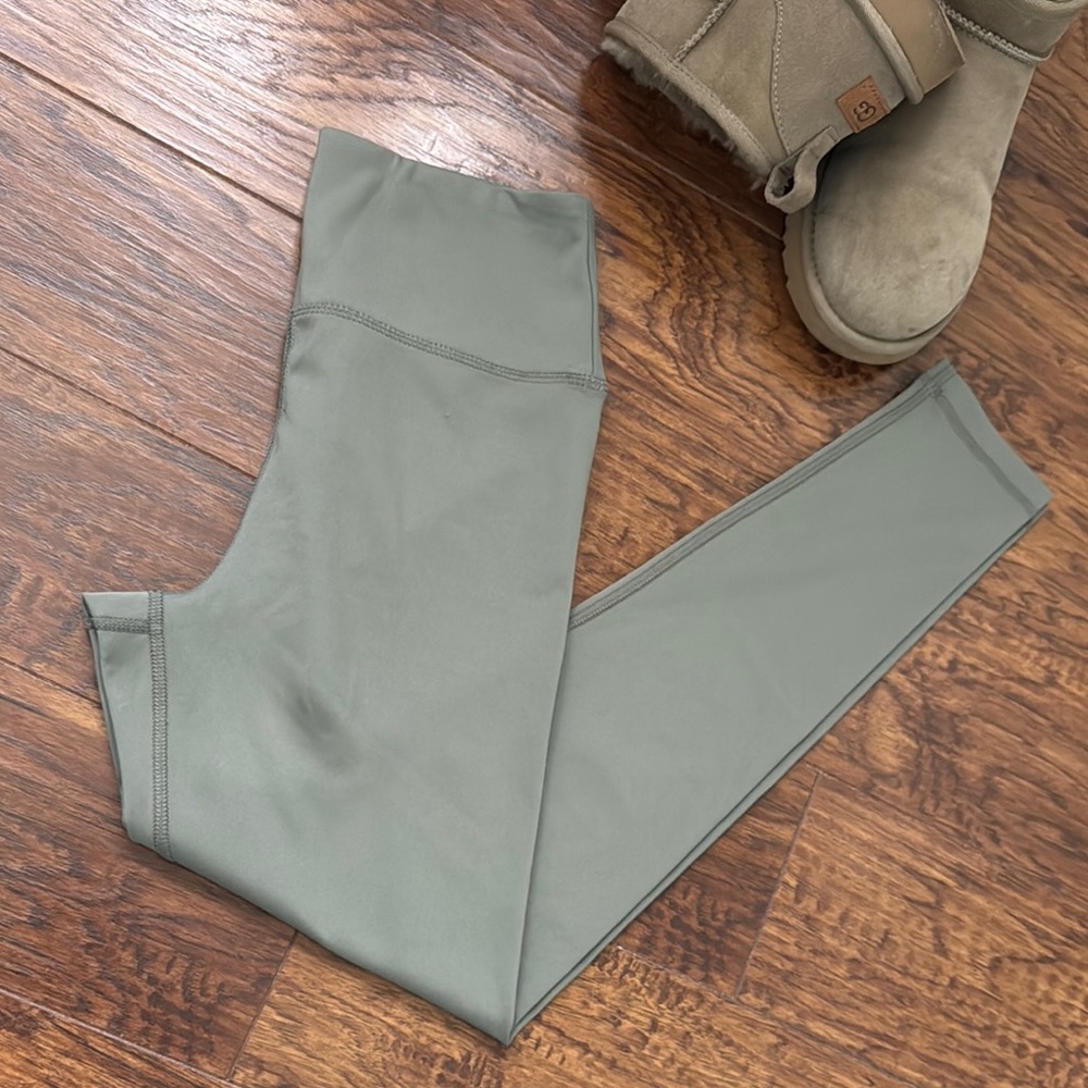 American Eagle Outfitters The Lightweight Everything Legging